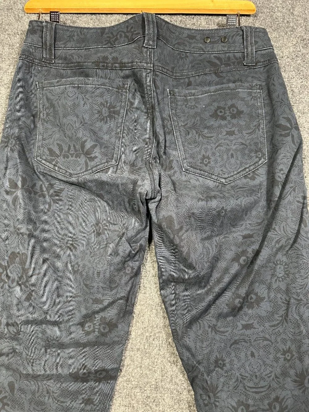 CAbi 3195 Jeans Womens 6 Lace Print Skinny Blue Cotton Stretch Pockets